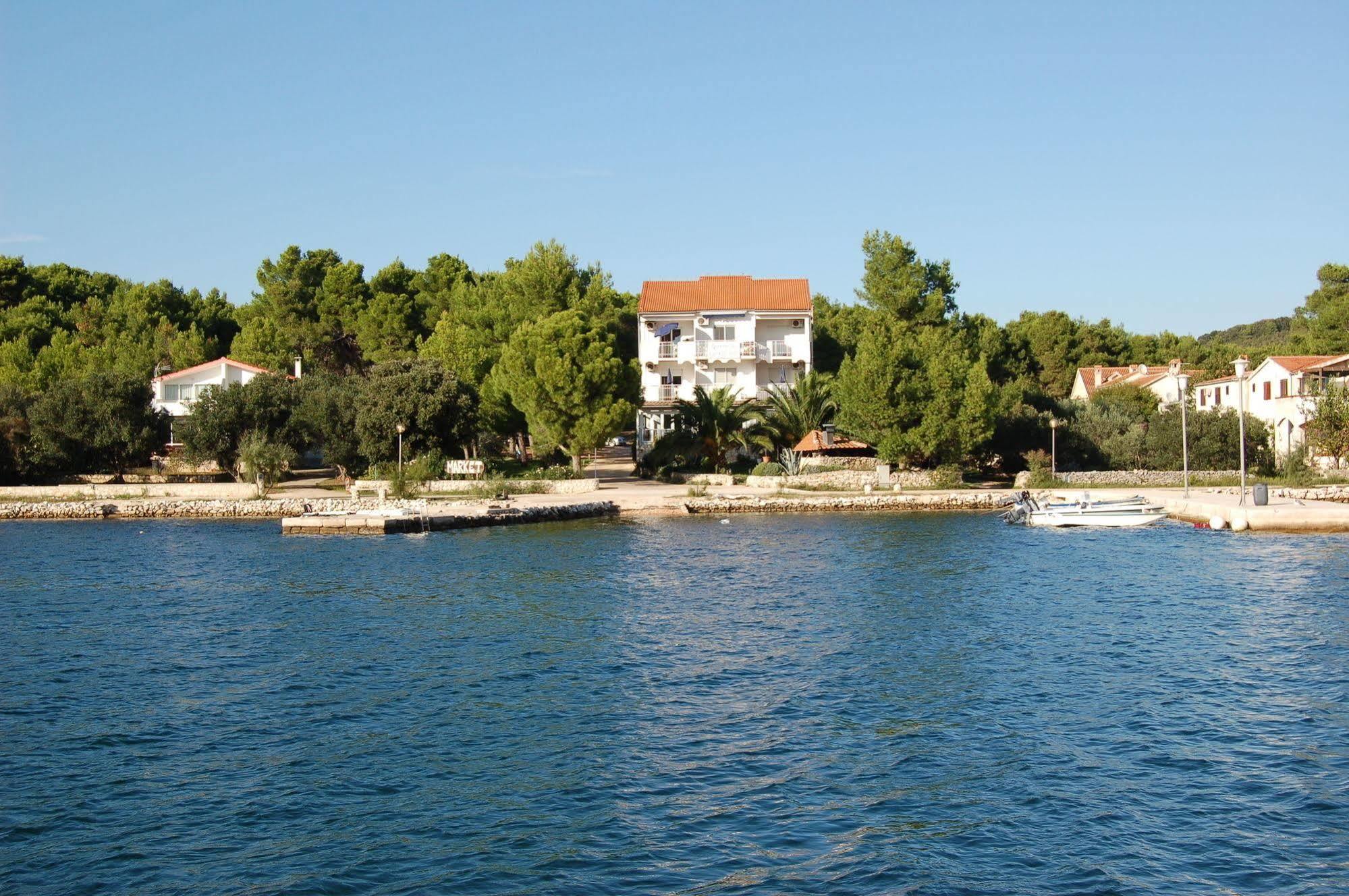 Gorgonia Apartments & Suites Verunić المظهر الخارجي الصورة
