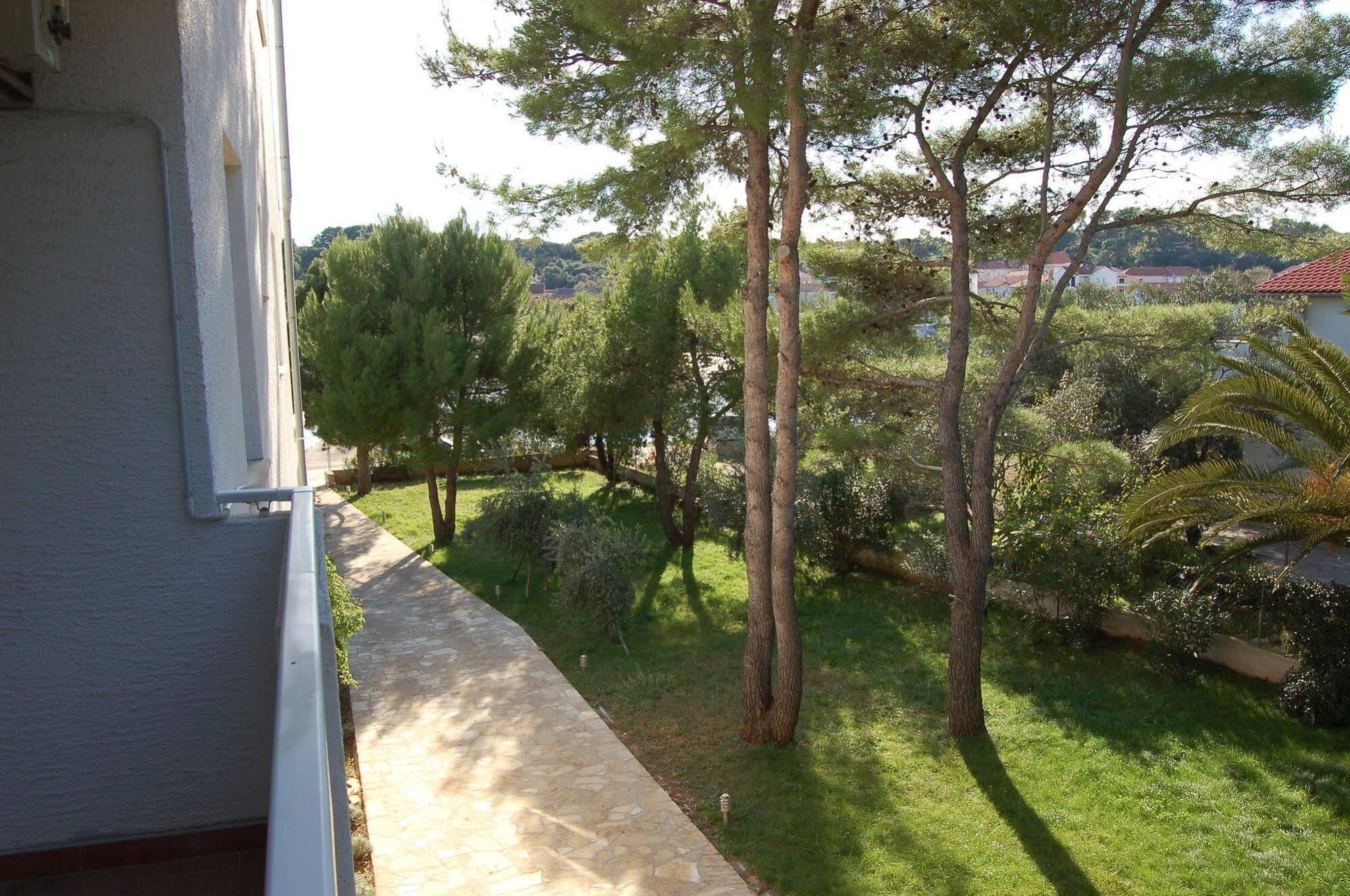 Gorgonia Apartments & Suites Verunić المظهر الخارجي الصورة
